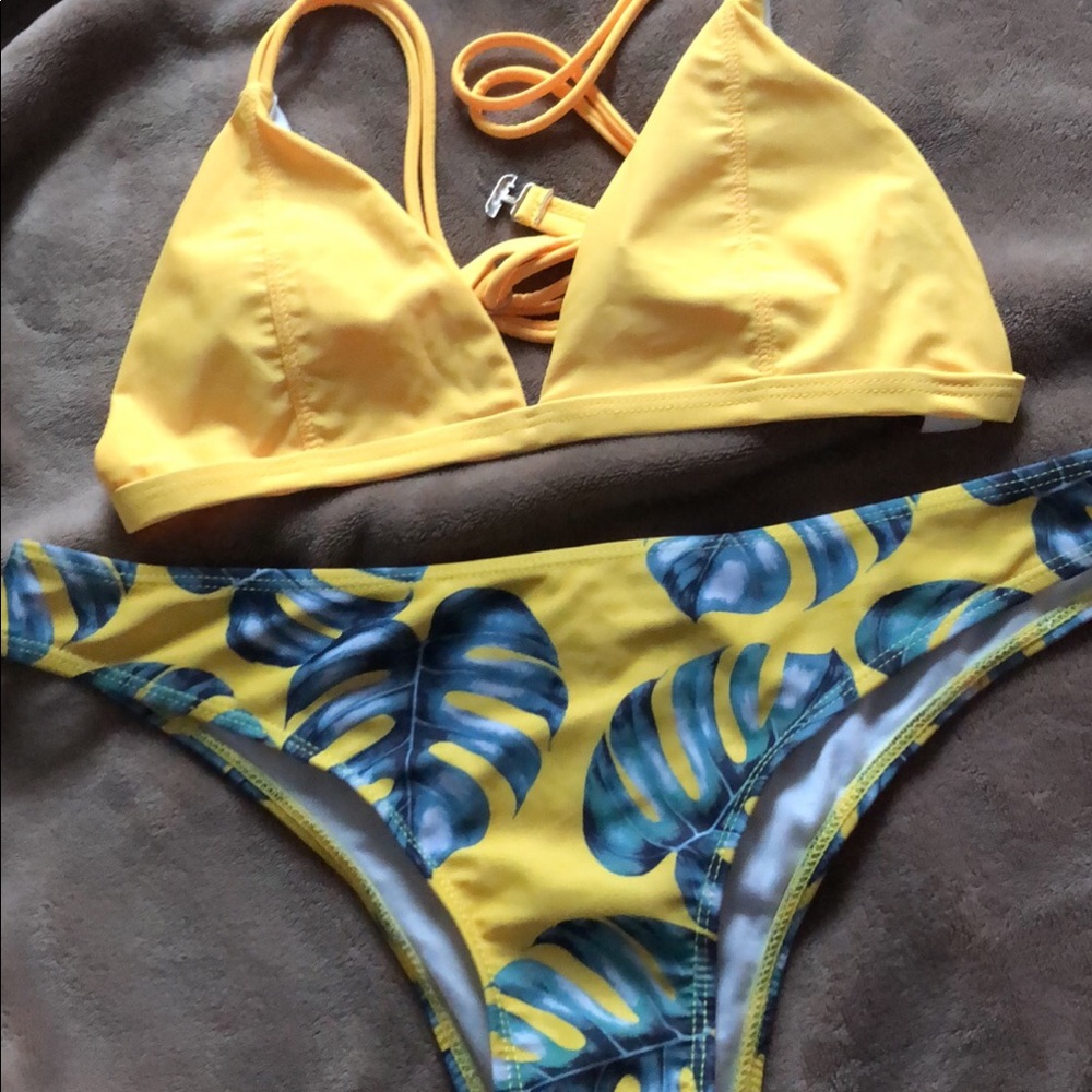 Yellow bikini!